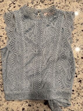 Lace Mock Neck Sleeveless Camisole in Light Gray